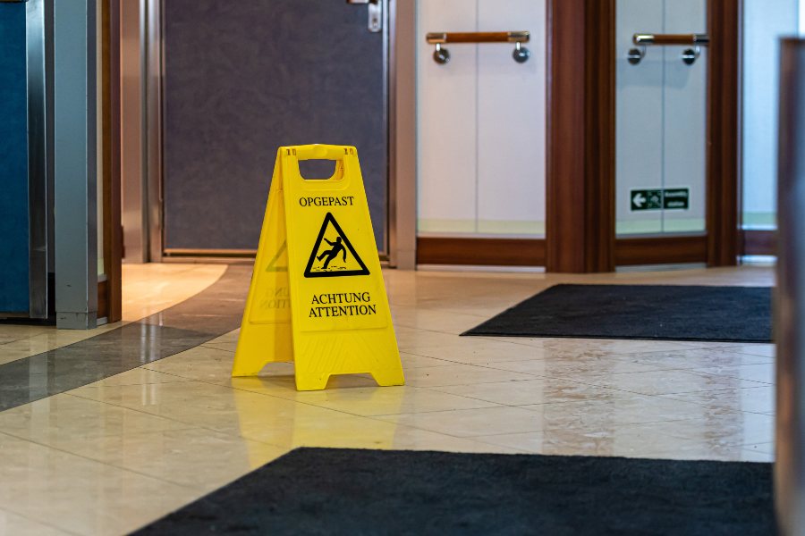 dangers of dirty floors